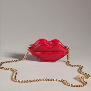 Lips or kiss purse